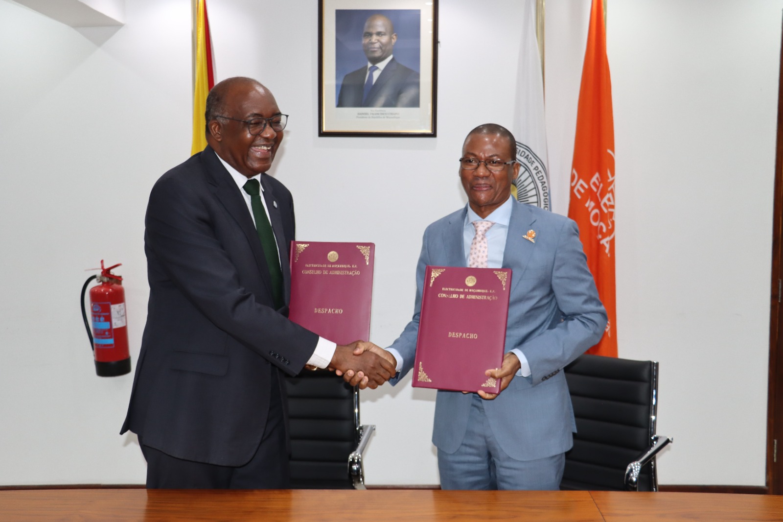 UP-Maputo e EDM Assinam Memorando a Pensar em Inovação do Sector Energético