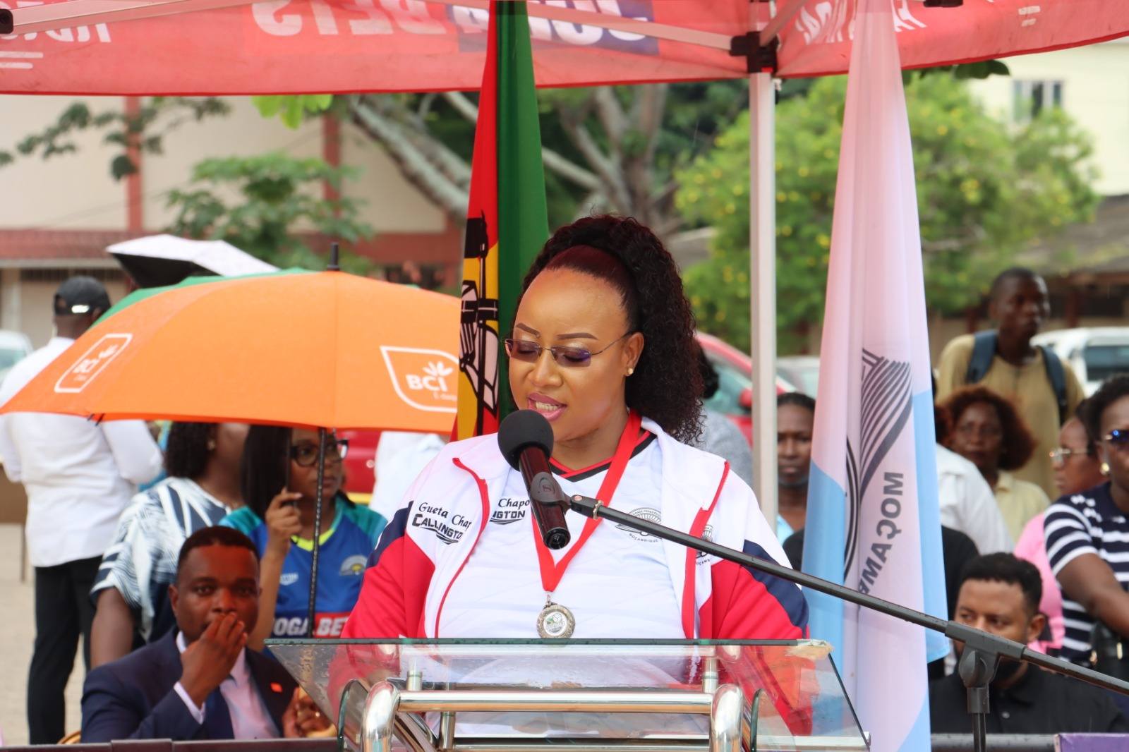 Gueta Chapo Abraça Tri-campeãs de Voleibol da Zona VI de África